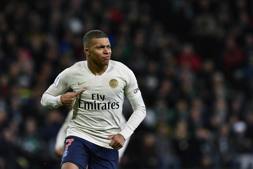 公募规模首破37万亿，连续8个月刷新历史纪录